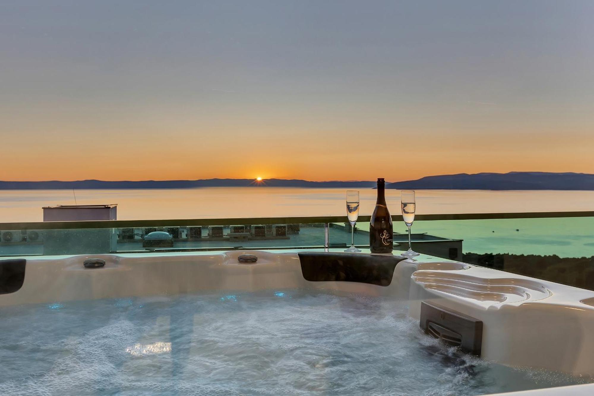 马卡尔斯卡Exclusive Penthouse Big Blue With Private Jacuzzi公寓 外观 照片