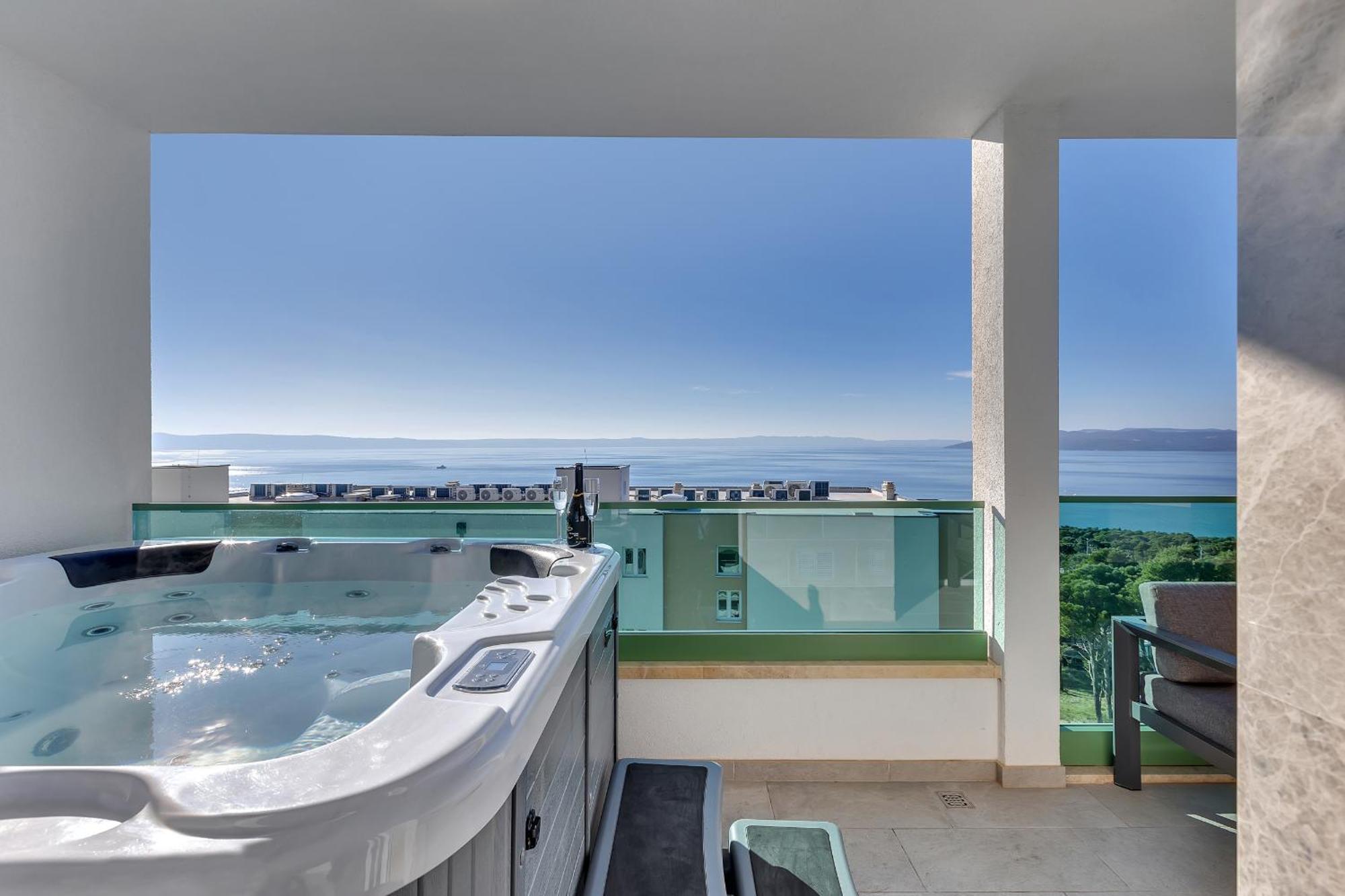 马卡尔斯卡Exclusive Penthouse Big Blue With Private Jacuzzi公寓 外观 照片