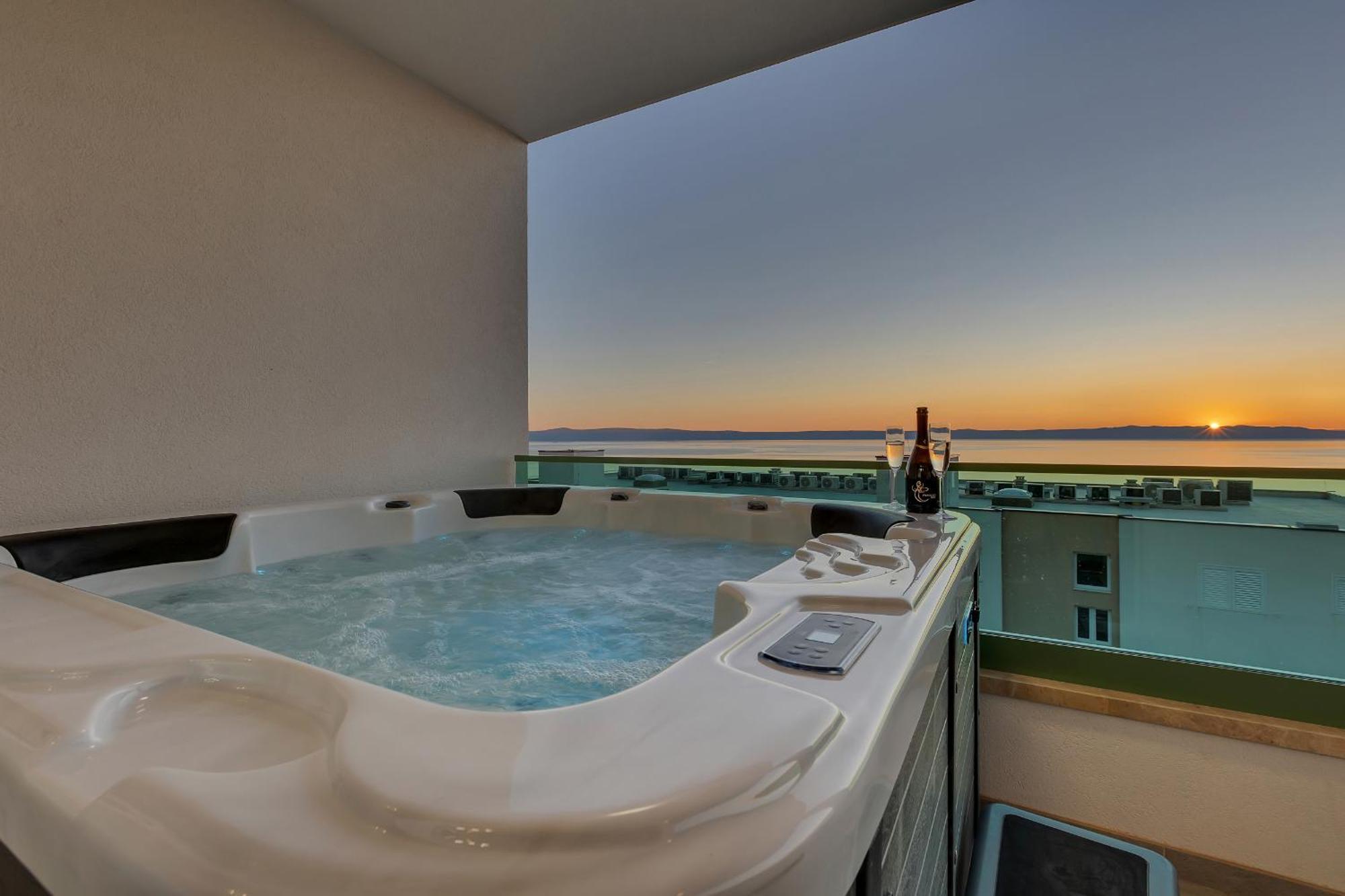 马卡尔斯卡Exclusive Penthouse Big Blue With Private Jacuzzi公寓 外观 照片
