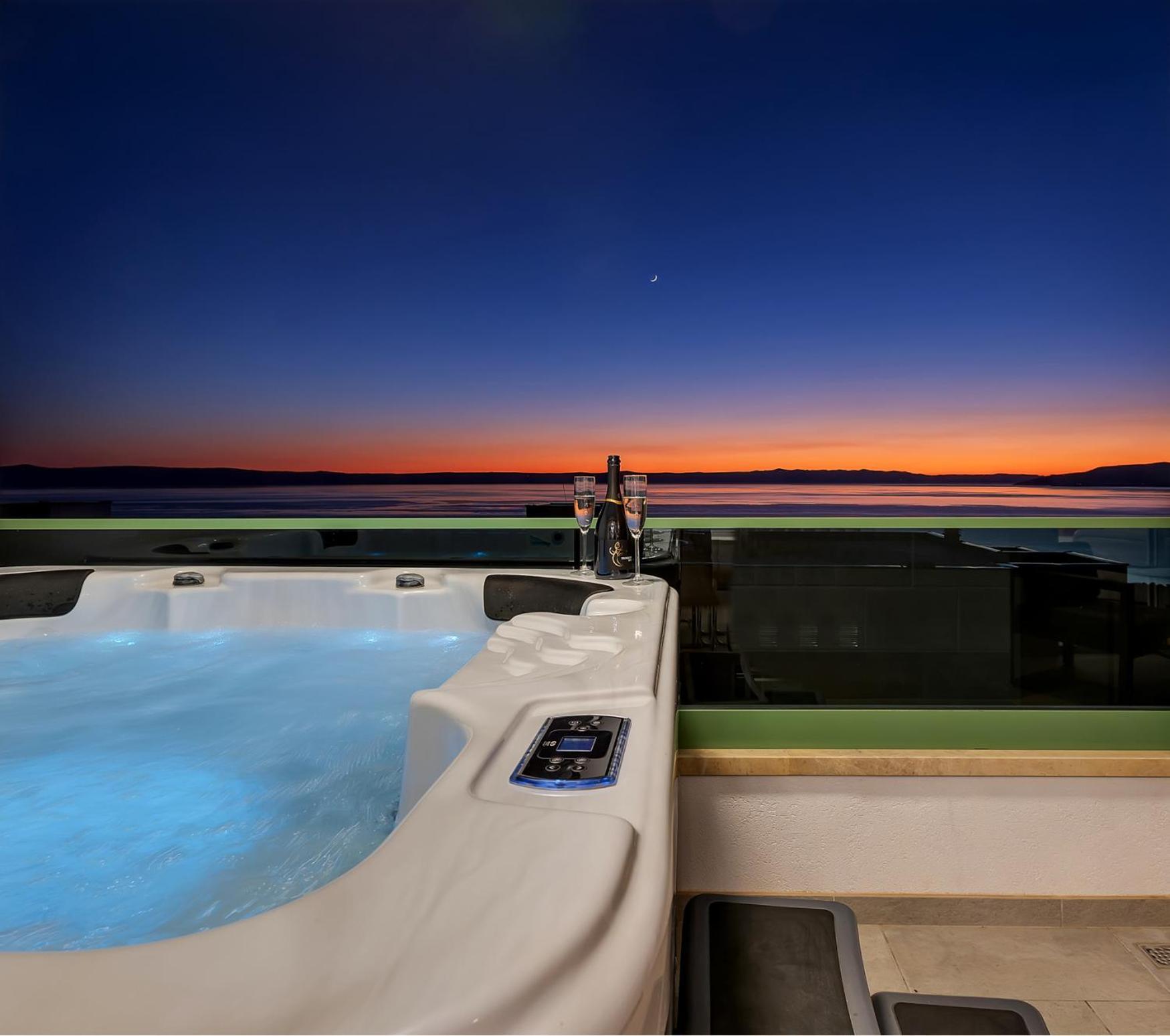 马卡尔斯卡Exclusive Penthouse Big Blue With Private Jacuzzi公寓 外观 照片