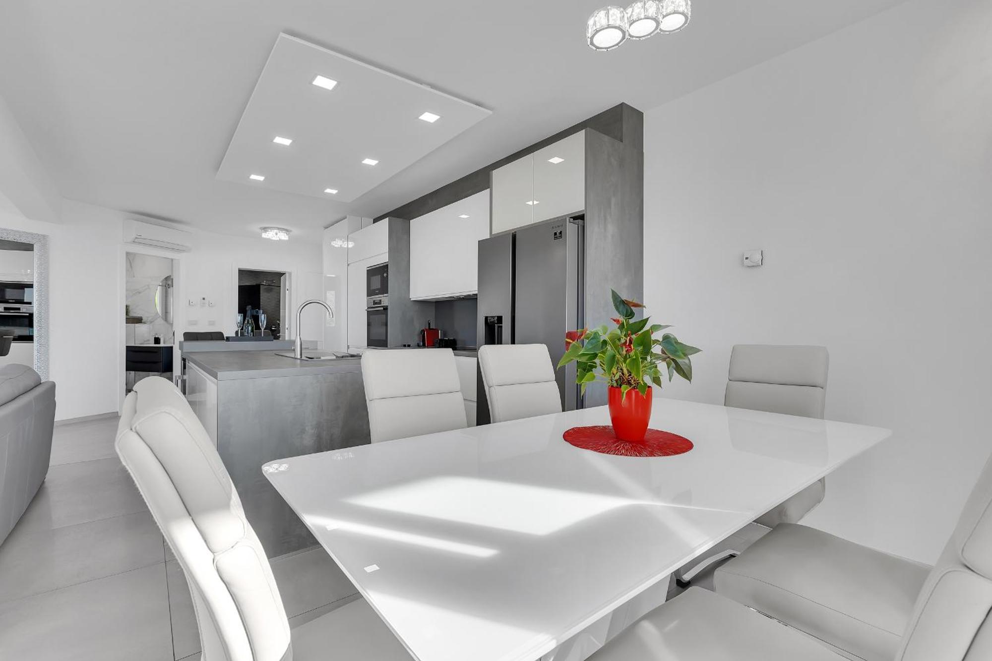 马卡尔斯卡Exclusive Penthouse Big Blue With Private Jacuzzi公寓 外观 照片